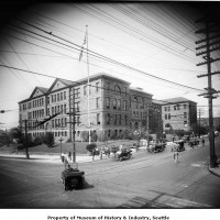 1915 Broadway High School